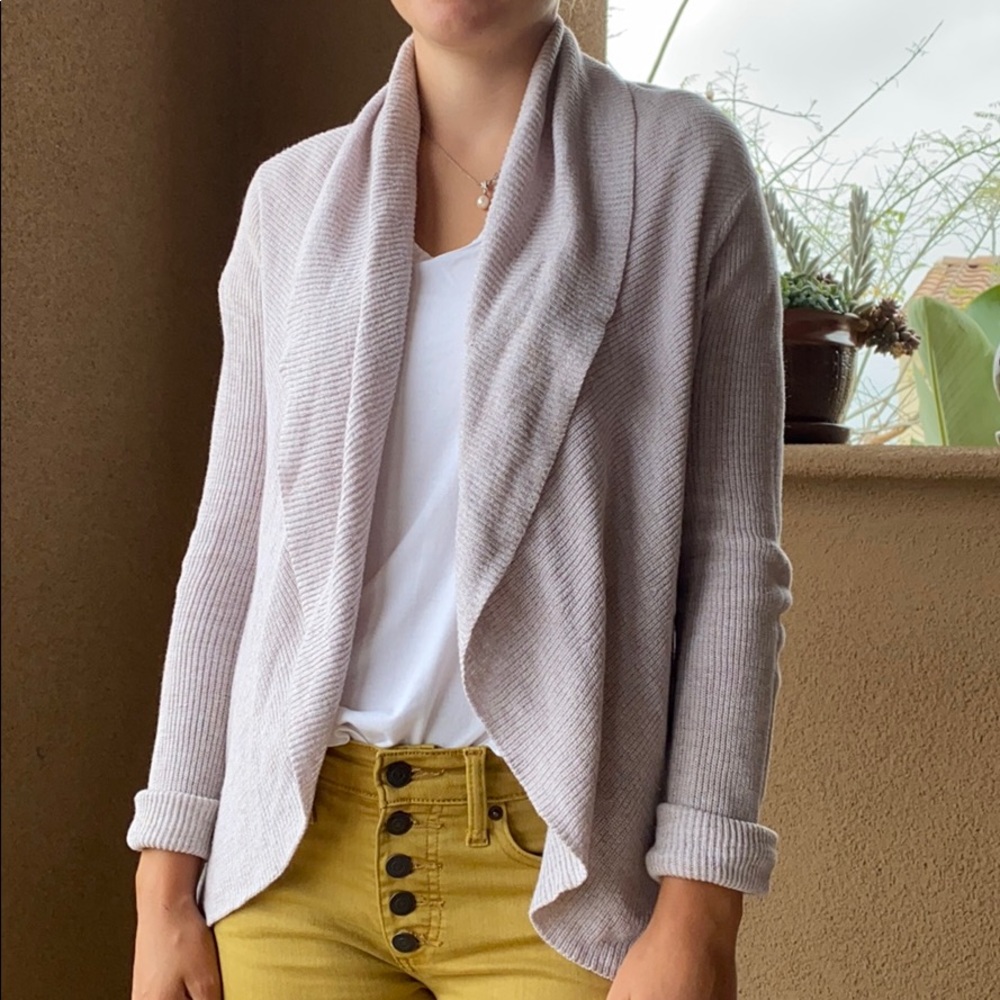 Versatile, flowy Express sweater